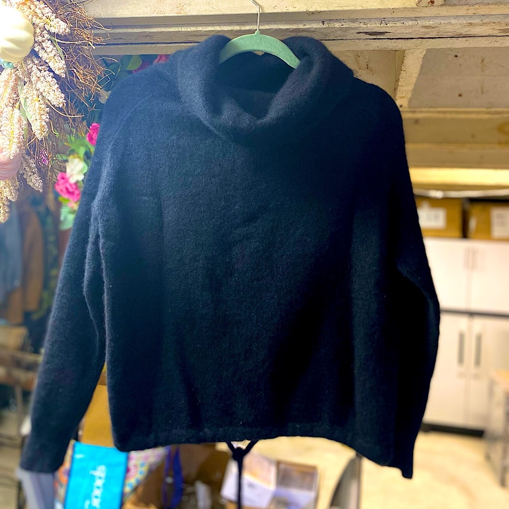 360 cashmere black cowl neck turtleneck pullover with drawstring waist size S/M